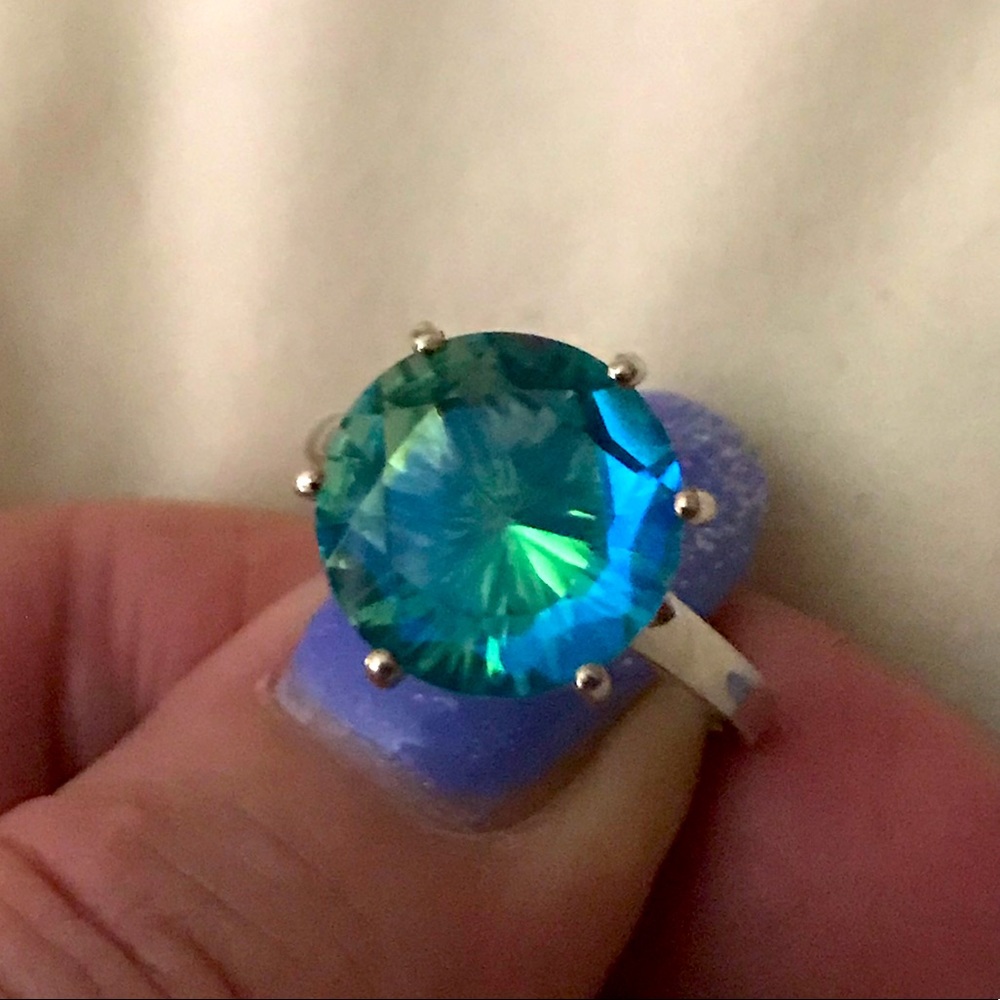 NWOT Sz 7 Peacock Quartz Ring
